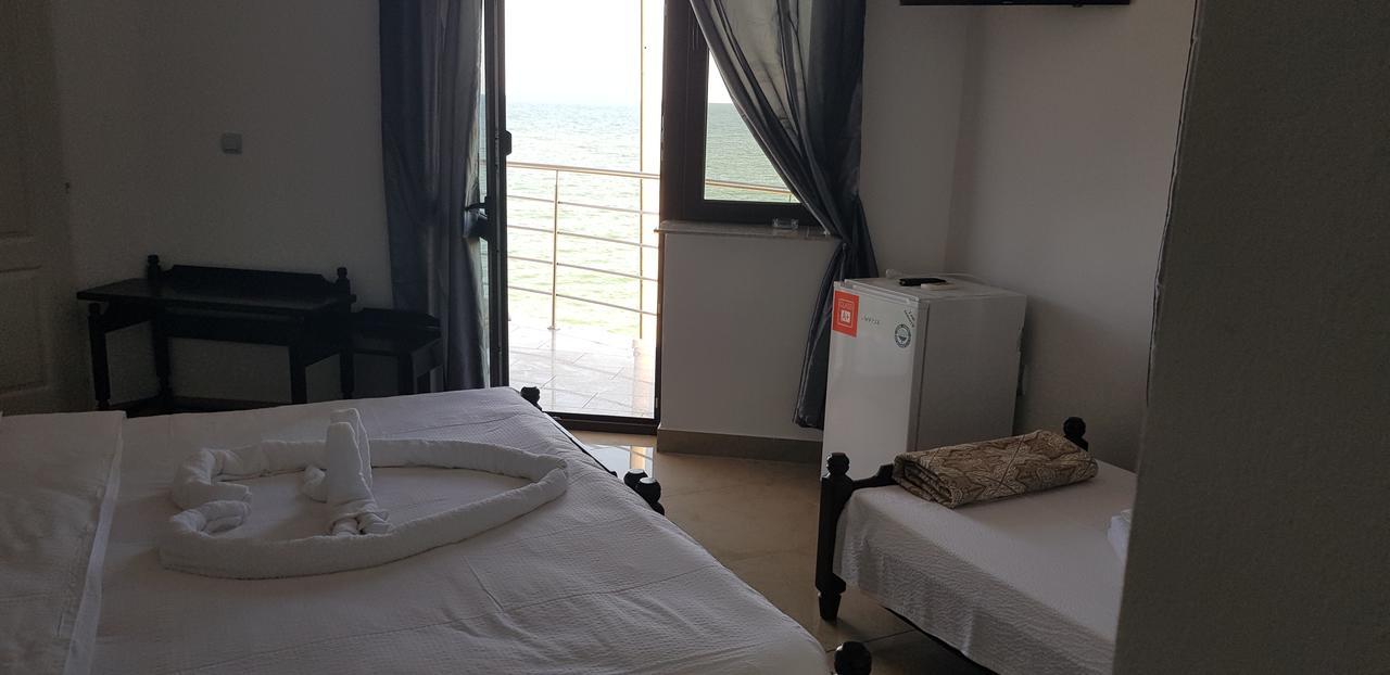 S&K Dotro Hotel Костинещи Екстериор снимка